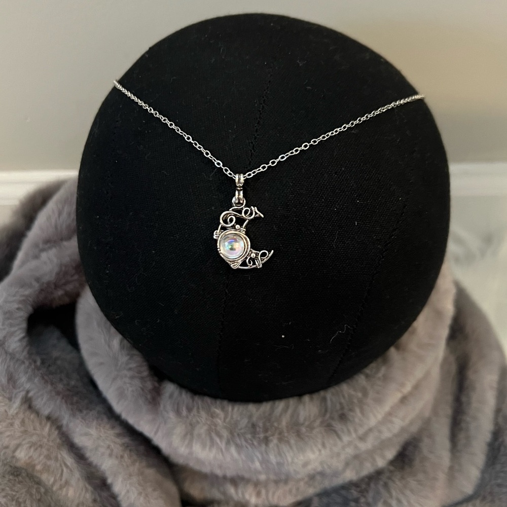 SUNNYOUTH Vintage Crystal Pendant Necklaces for Women Girls